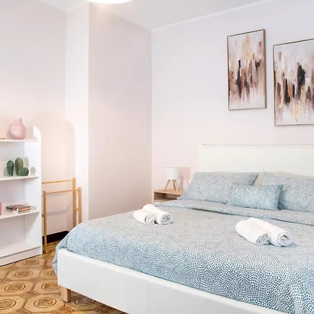 Luna - By The Apartamento Lesa